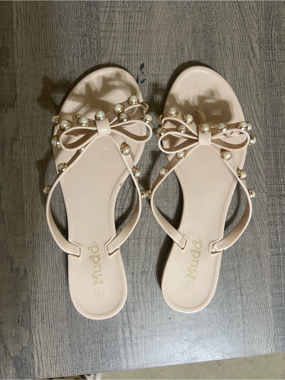 Mudd Pearl Bow Jelly Sandals in Blush beige/cream